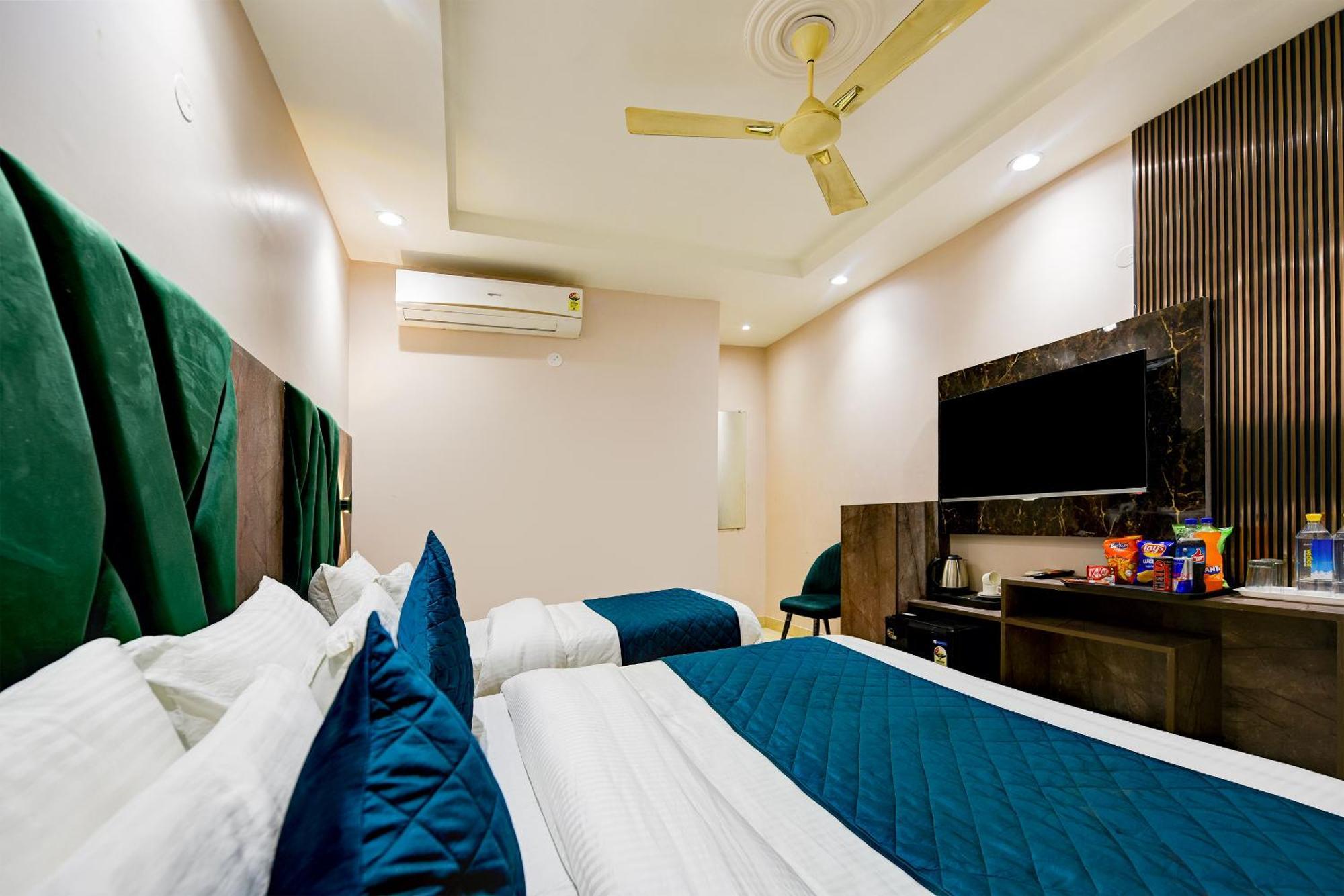 The Pearl Plaza Hotel In City Centre - Near New Delhi Railway Station Exterior photo